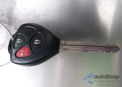 2010 Toyota Yaris z USA, uszkodzony, nr VIN JTDJT4K32A5277635